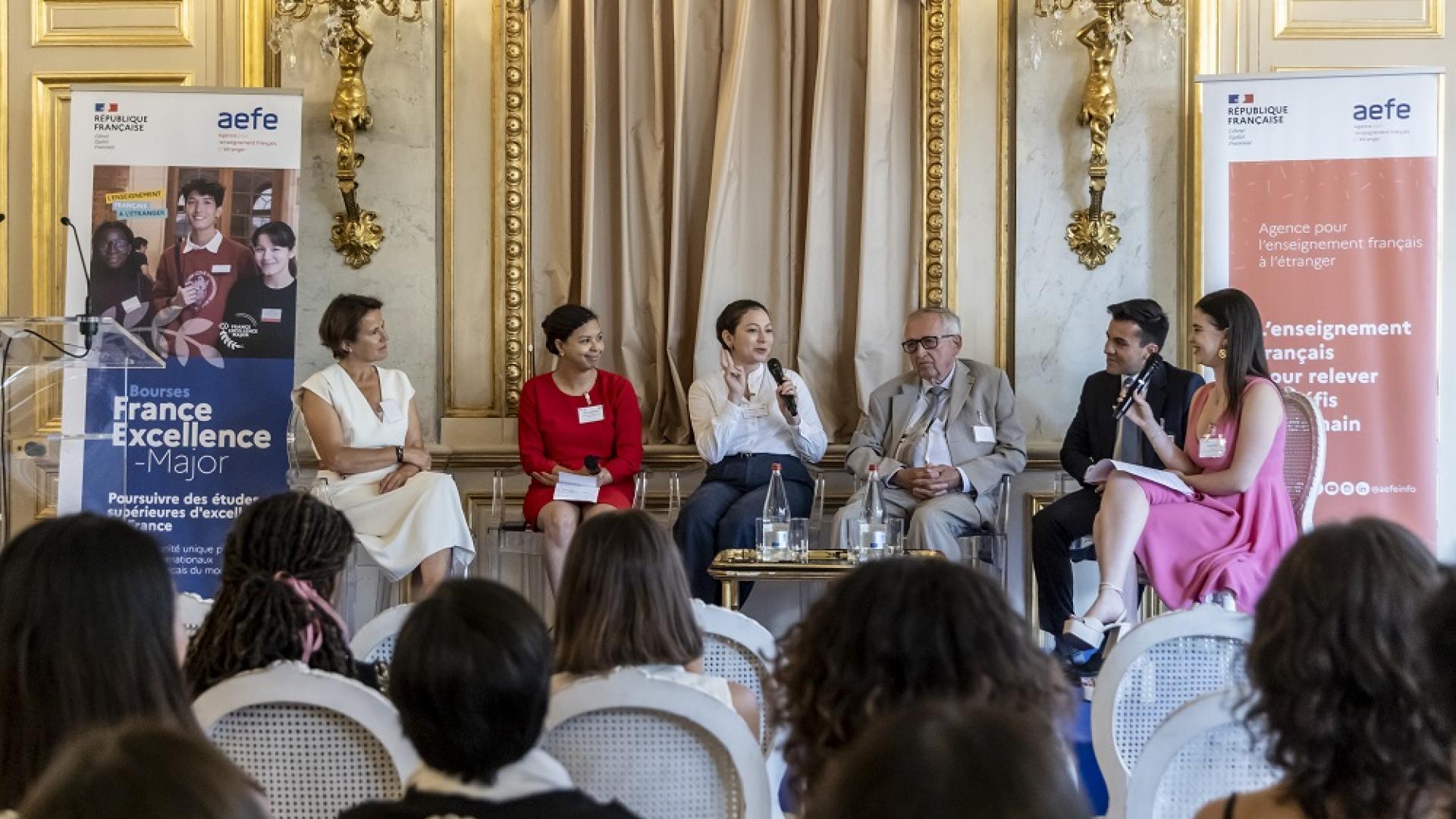 Table ronde - Crédit : Sabrina Budon