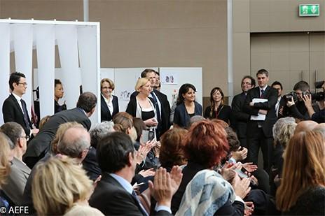 Entrée de Najat Vallaud-Belkacem, ministre de l'Éducation nationale, de l'Enseignement supérieur et de la Recherche.