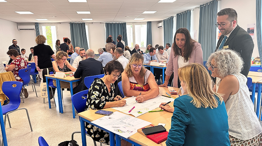 Photographie représentant des personnels du réseau en atelier